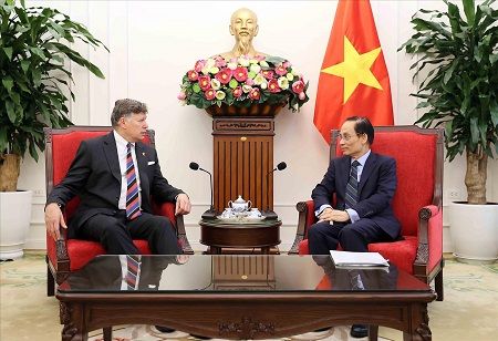 Vietnam Seeks Stronger Economic Partnership with US